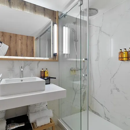 Boutique H10 Catalunya Plaza Hotel 3*