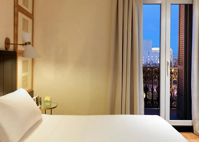 Boutique H10 Catalunya Plaza Hotel 3*