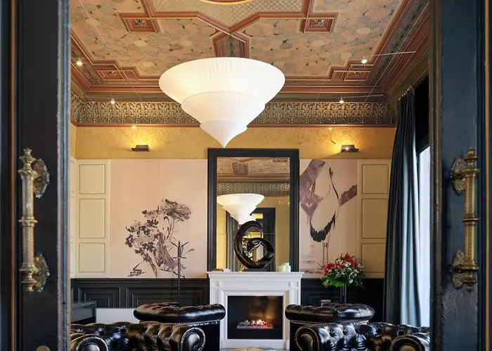 Boutique H10 Catalunya Plaza Hotel 3*